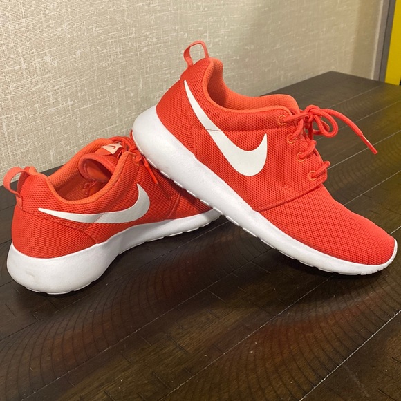 Nike Shoes - Nike Coral Sneakers - Size 7 1/2